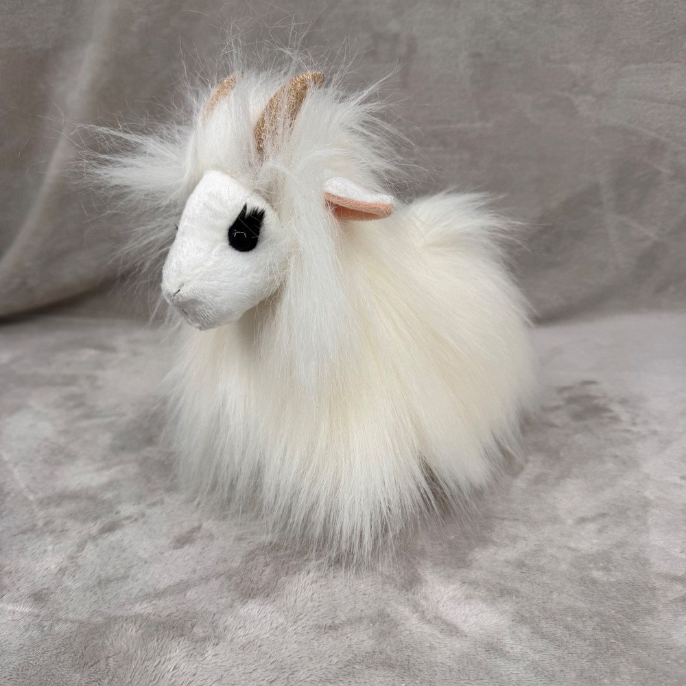 Aurora Miyoni White Mountain Goat Plush Gold Horns Hooves 7 Inch Long Eyelashes
